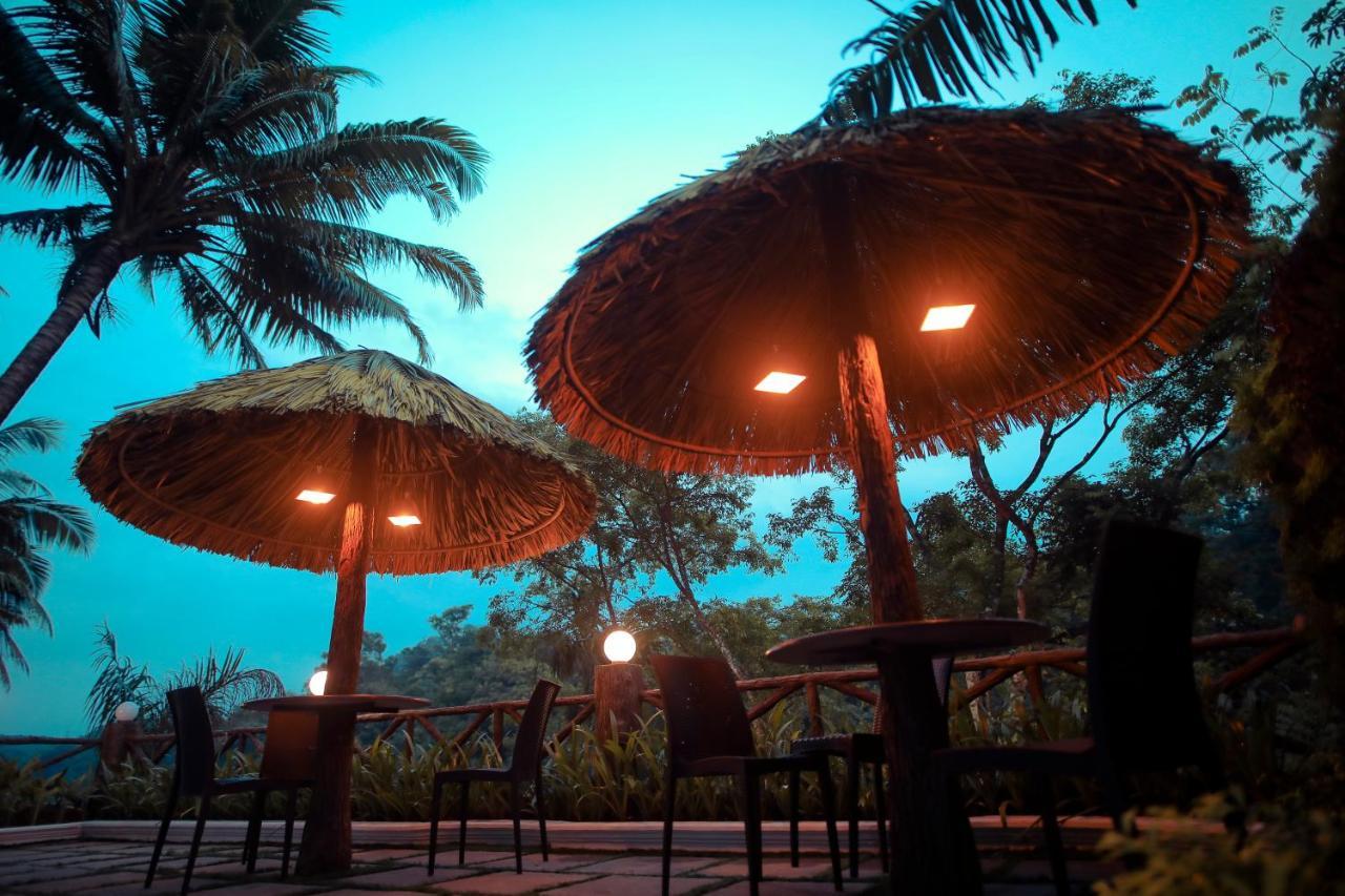 Thenmala Hormuz Inn Kolattupuzha ภายนอก รูปภาพ